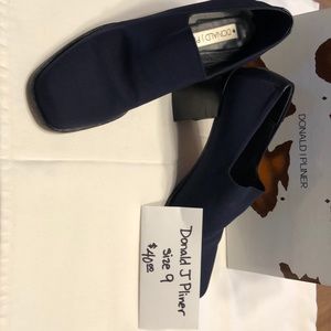 Donald J Pliner Size 9 Navy